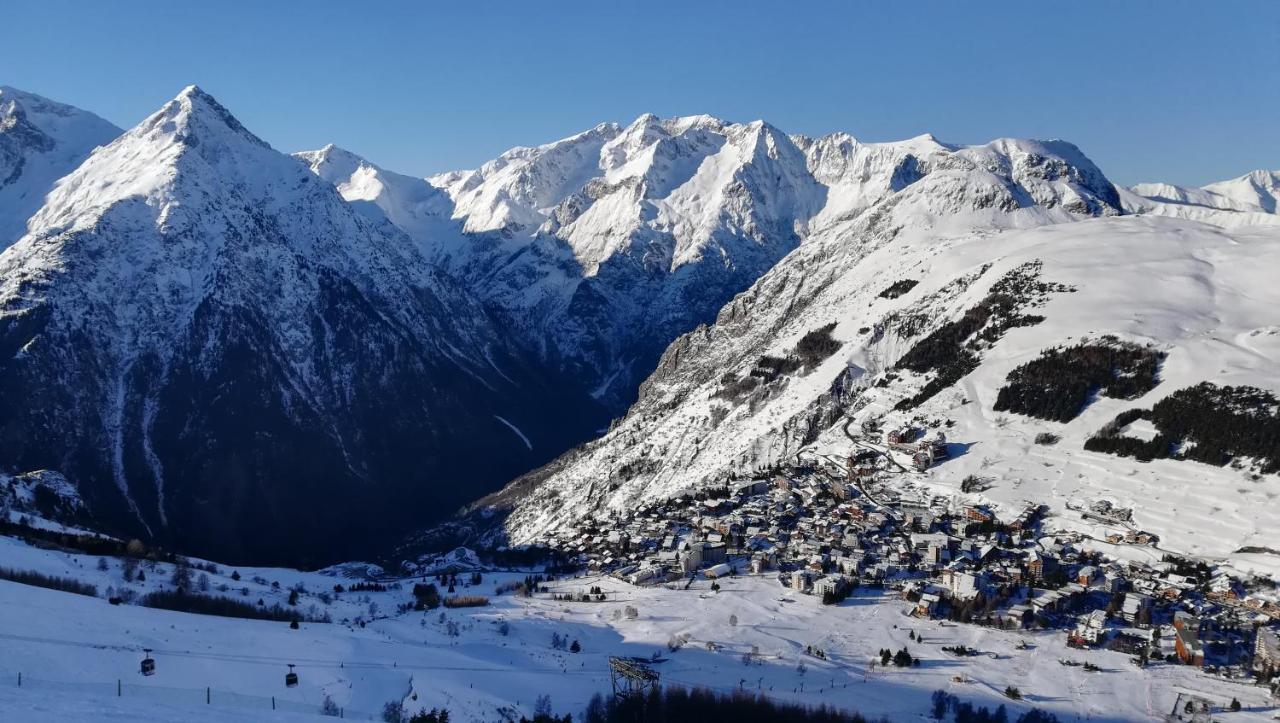 T2 Meublé Tourisme 3 étoiles TOUT CONFORT linge de lit-serviettes-ménage-parking privé avec superbe vue et au pied des pistes Les Deux Alpes Exterior foto