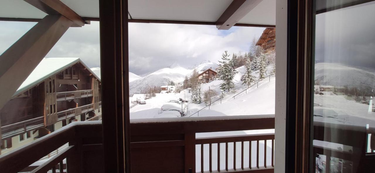 T2 Meublé Tourisme 3 étoiles TOUT CONFORT linge de lit-serviettes-ménage-parking privé avec superbe vue et au pied des pistes Les Deux Alpes Exterior foto